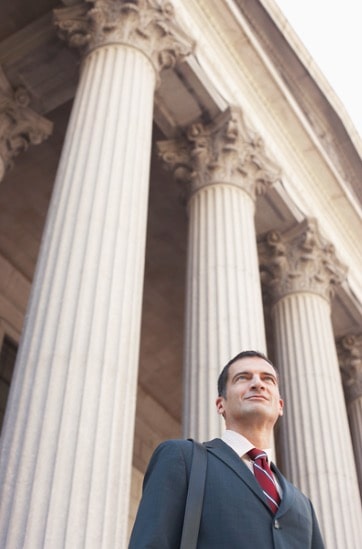 Private Investigator outside New York courthouse