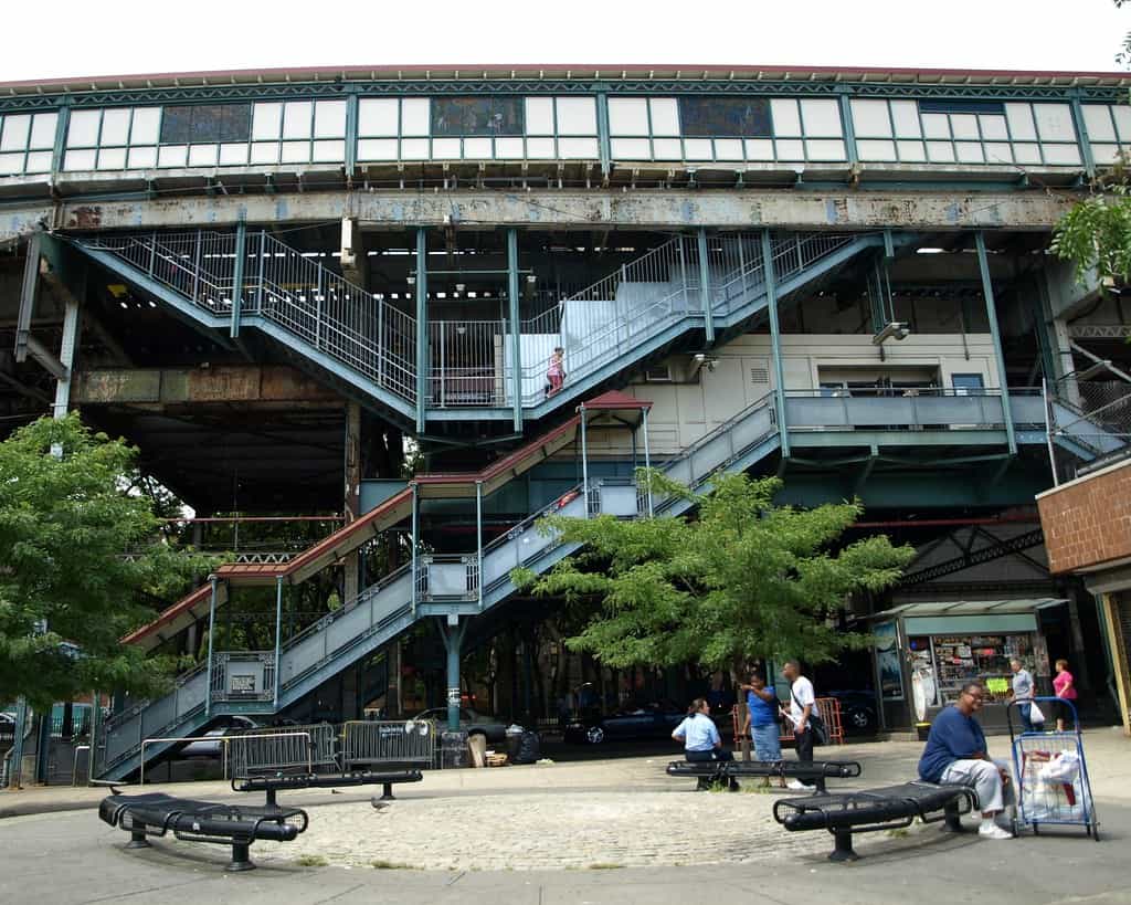 West Farms Bronx, NY Private Investigator TIO Square